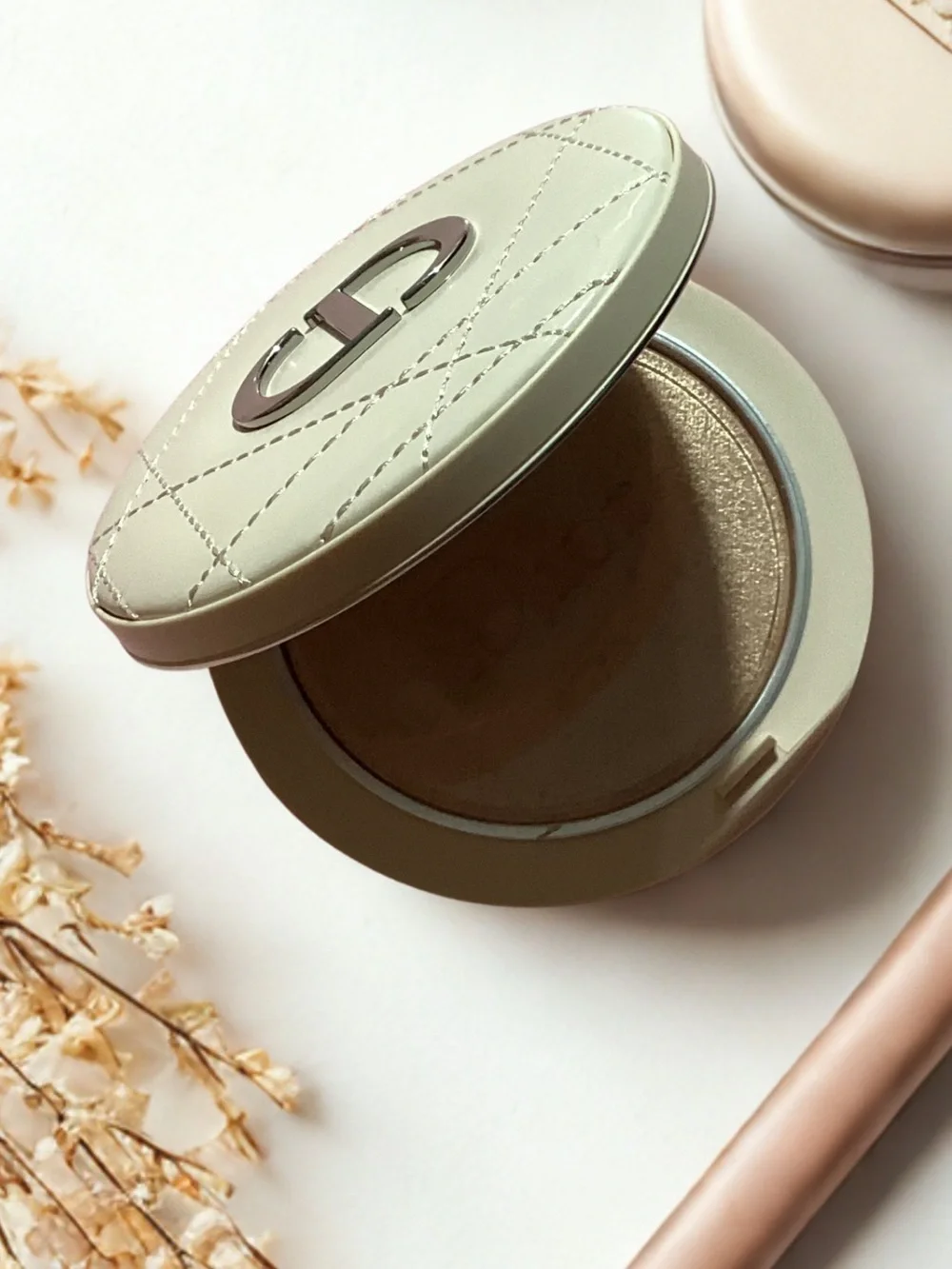 Dior Compact Highlighter - Light Gold Shimmer
